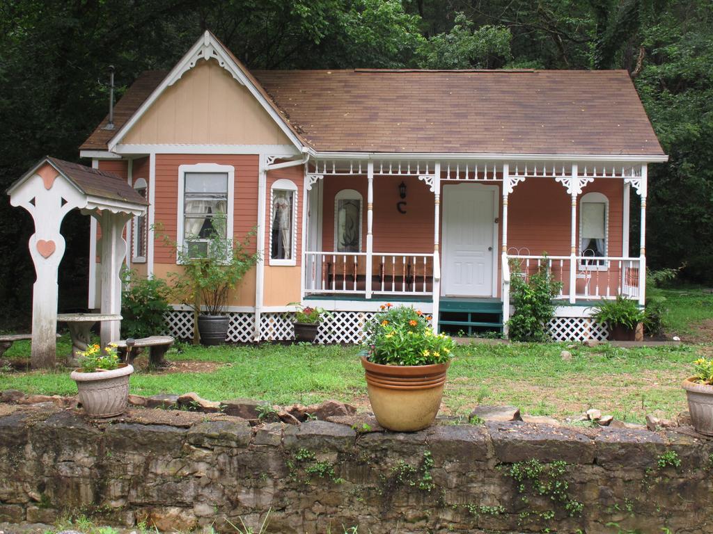 Cottages On Main Eureka Springs Exterior photo