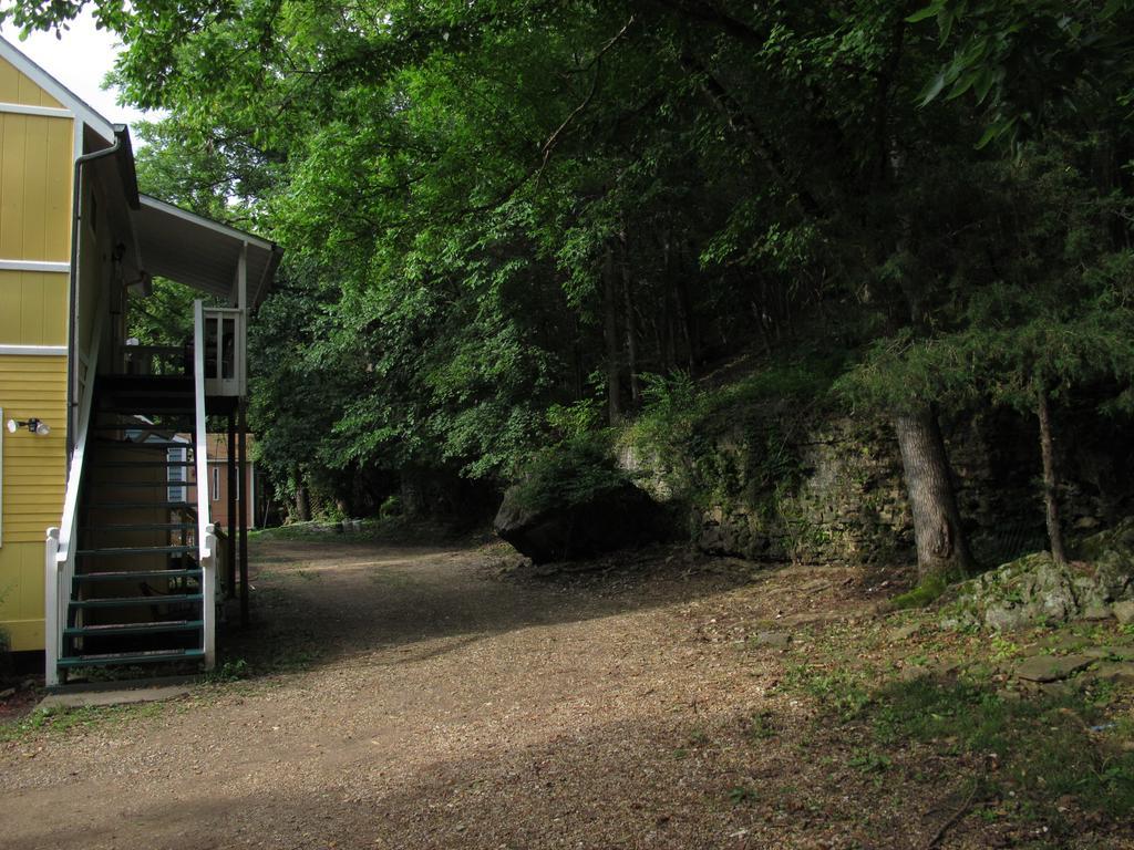Cottages On Main Eureka Springs Exterior photo